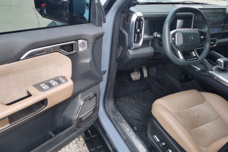 Used JETOUR Traveler 2023 2.0T All-Wheel Drive CrossPRO+
