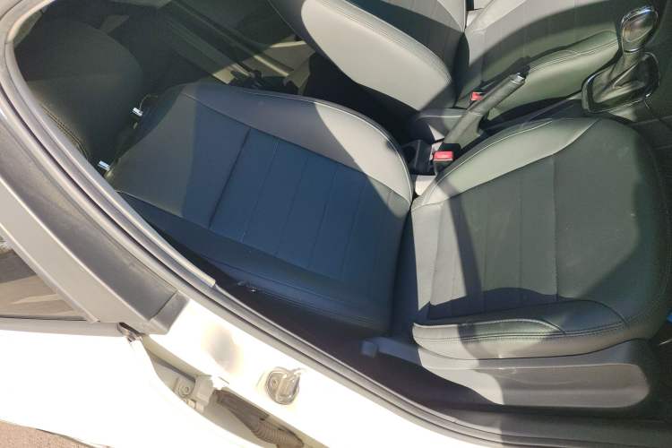 Used Volkswagen Polo 2016 1.6L Automatic Comfort Model
