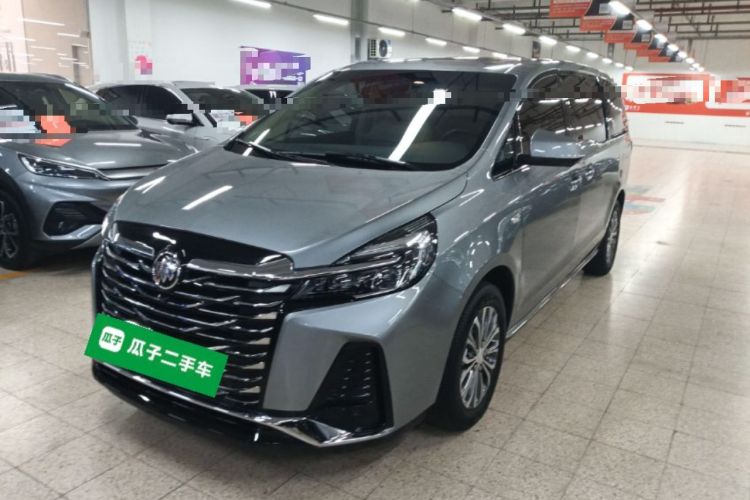 Used Buick GL8 2023 Facelifted Land Cruiser Executive Luxury Version