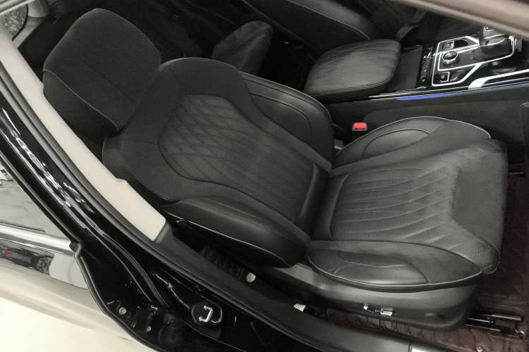 Used Hongqi HS5 2022 Revised Version 2.0T Smart Connect Flagship Edition
