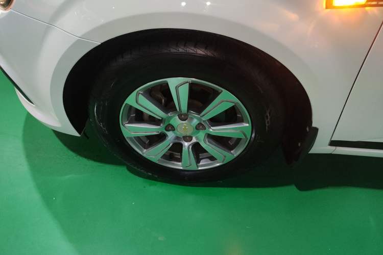 Used Chevrolet Aveo Sonic 2014 Sedan 1.4SL MT Comfort Edition