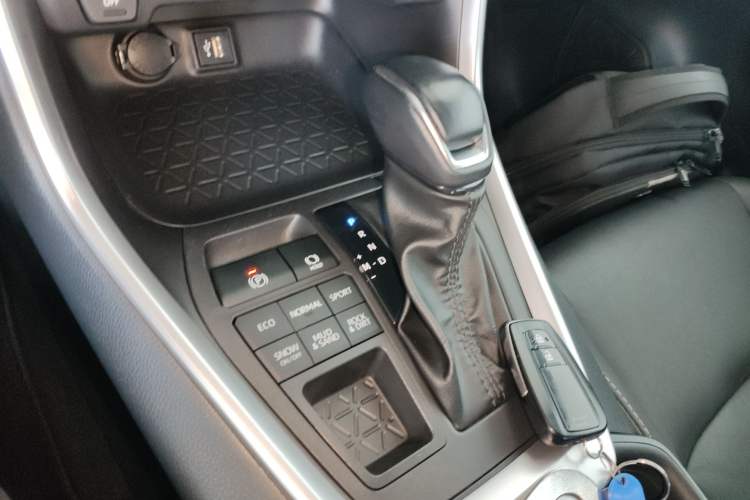 Used Toyota Wildlander 2023 2.0L CVT Four-Wheel Drive Luxury PLUS Edition
