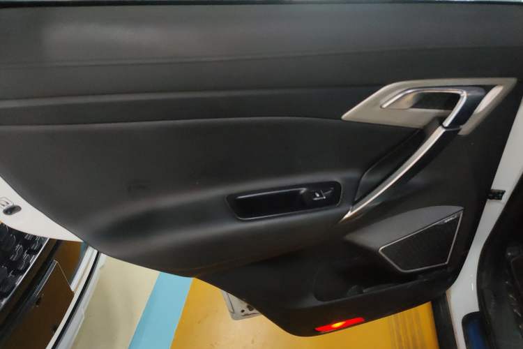 Used Geely Auto Emgrand X7 Sport 2018 1.8TD Automatic Two-Wheel Drive Smart Connect 4G Internet Edition