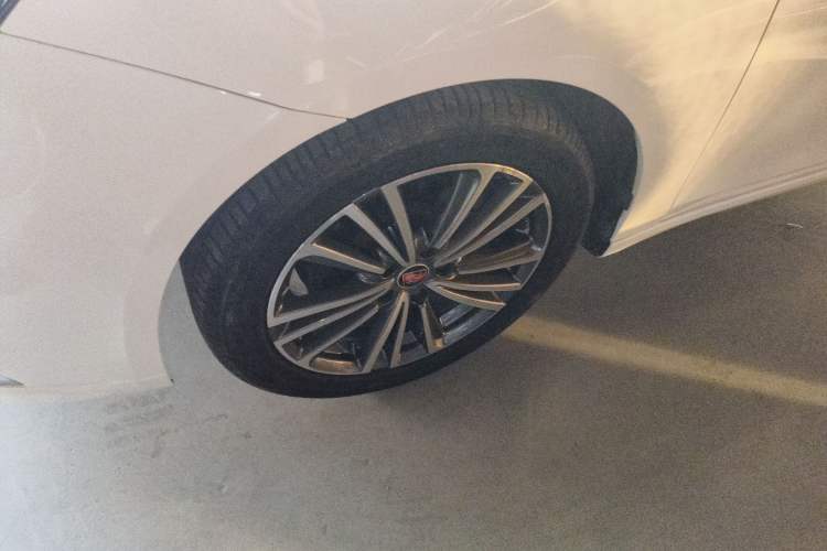 Used Roewe i6 2020 PLUS 1.6L CVT 4G Connected Glory Flagship Edition
