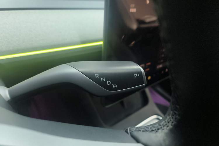 Used Tesla Model Y 2023 Long-Range All-Wheel-Drive Version
