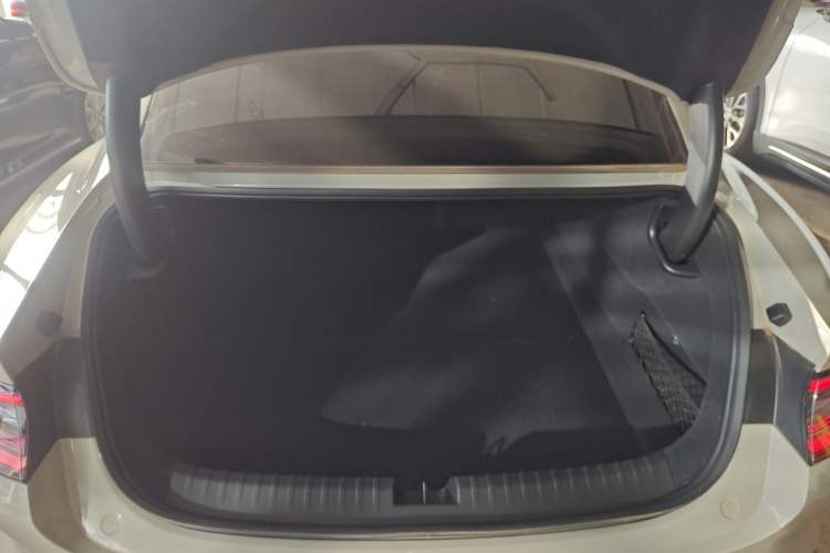 Used  SU7 2024 Rear-Drive Ultra-Long Range Advanced Pro-Level Intelligent Driving Version
