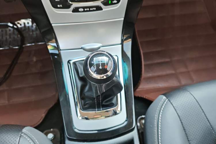 Used BYD Surui 2014 1.5L manual Comfort trim level
