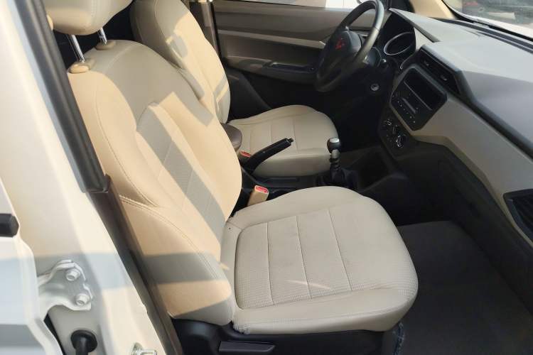 Used Wuling Hongguang 2021 1.5L Revised S Standard Version Hydraulic-Power-Assisted LAR
