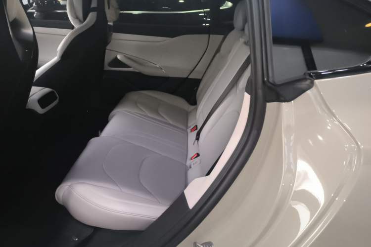 Used Xiaomi Auto SU7 2024 Rear-Drive Long-Range Intelligent Driving Version
