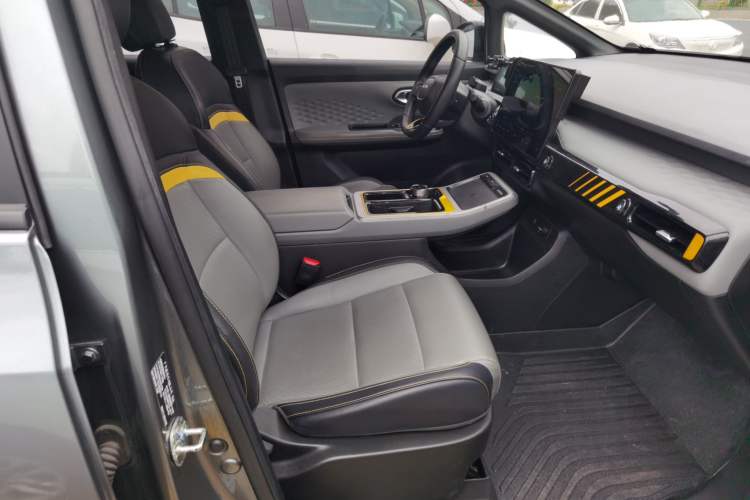 Used AION Y 2022 70 Tech Edition Lithium Iron Phosphate
