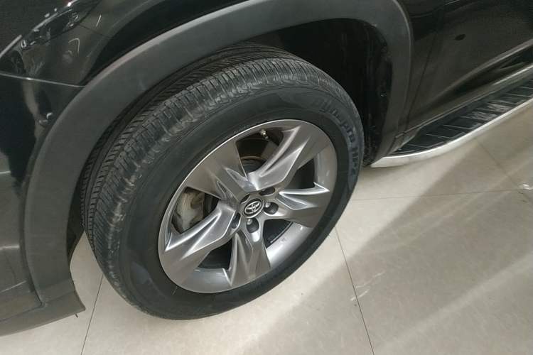 Used Toyota Highlander 2018 2.0T Four-Wheel Drive Prestige Version 7 Seats China VI Standard
