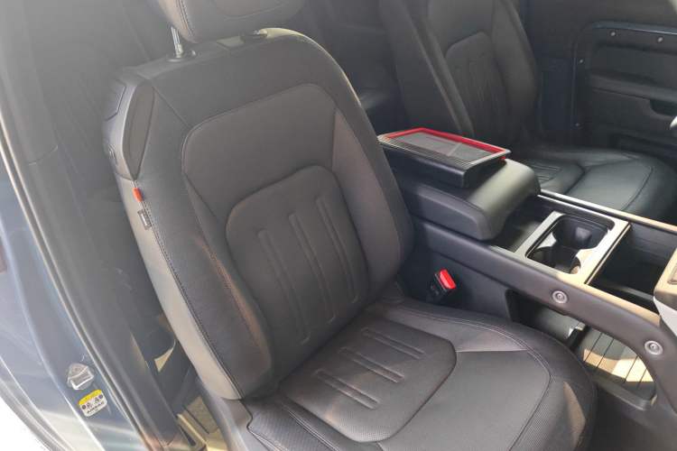 Used Land Rover Defender 2022 90 2.0T P300 X-DYNAMIC HSE
