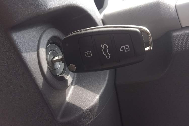 Used Chery QQ Ice Cream 2022 170km Sundae Phosphate Lithium-Ion
