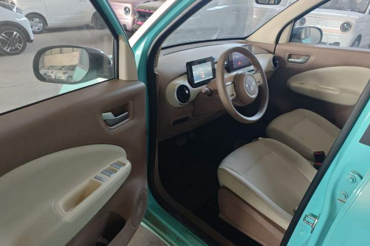 Used Wuling Hongguang MINIEV 2025 Four-Door Version Premium Edition
