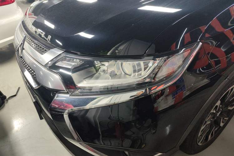 Used Mitsubishi Outlander 2019 2.0L Two-Wheel Drive Comfort Edition 5 Seats China VI Standard