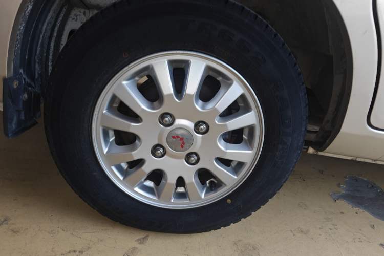 Used Wuling Rongguang V 2018 1.5L Standard Version
