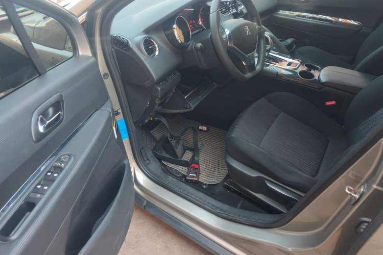 Used Peugeot 3008 2015 2.0L Automatic Classic Edition
