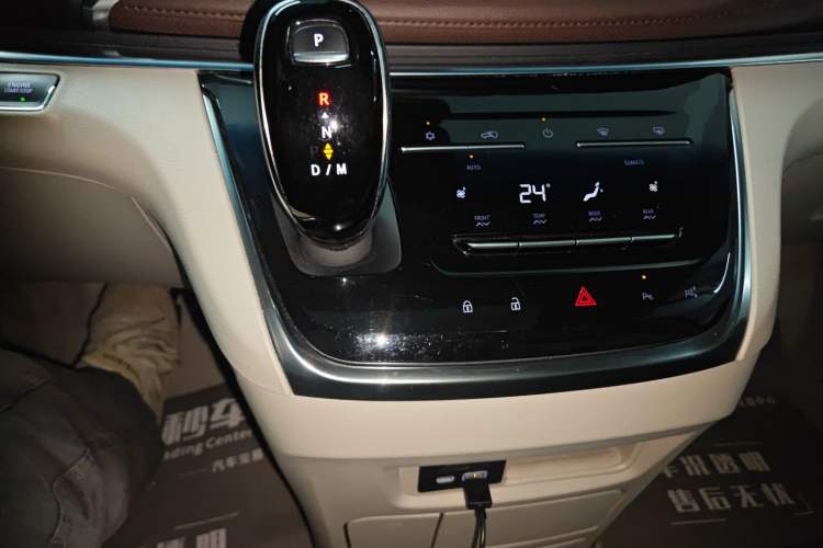 Used Buick GL8 2022 Land Cruiser Executive Class 652T Smart Luxury Model
