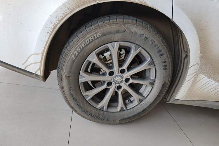 Used BYD Qin L 2025 DM-i Smart Drive 80KM Leading Model