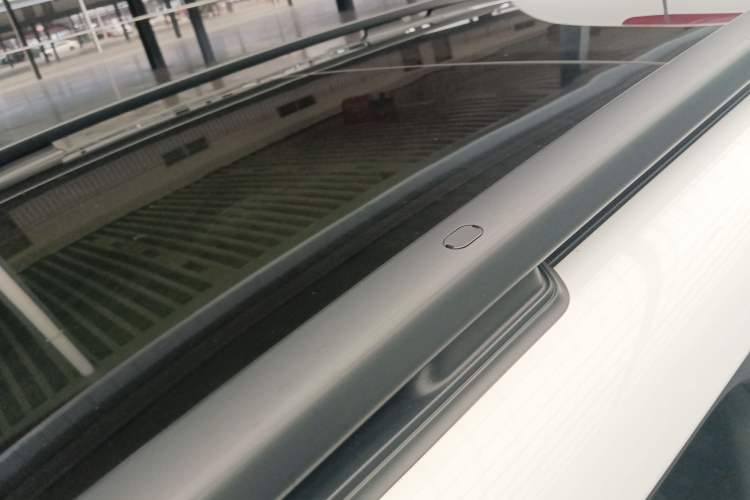 Used  Renegade 2018 Connected Large Screen Version 180T Automatic High-Energy Edition
