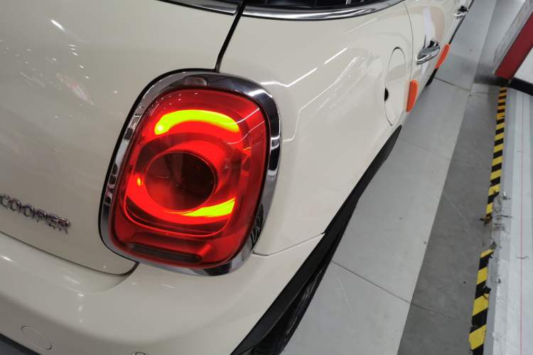 Used  MINI 2015 1.5T COOPER Excitement Five-Door Edition
