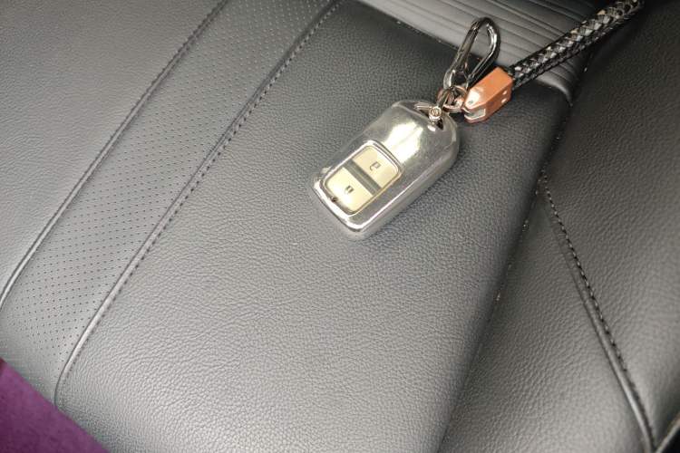 Used Everus VE-1 2022 TA Leading Edition