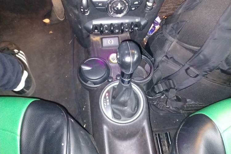 Used  MINI 2011 1.6L ONE