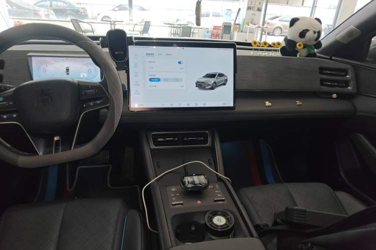 Used BYD Qin L 2024 DM-i 120KM Excellence Model
