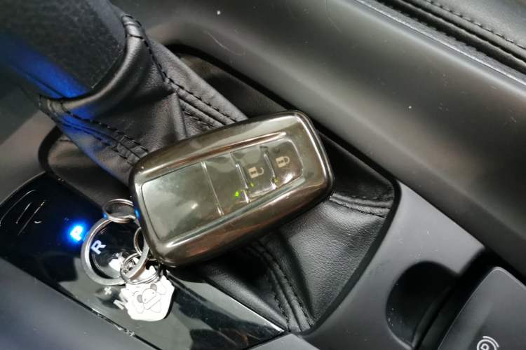 Used Toyota IZOA 2023 2.0L Enjoy Edition
