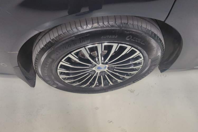 Used Denza D9 2024 DM-i 980 Four-Wheel Drive Flagship Model
