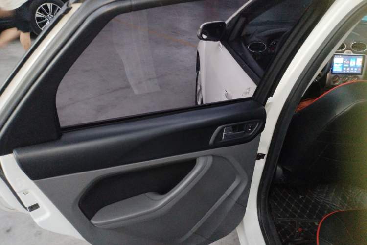 Used Ford Focus 2013 Hatchback Classic 1.8L Automatic Base Model
