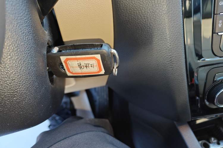 Used Volkswagen Sagitar 2015 230TSI Automatic Comfort Version
