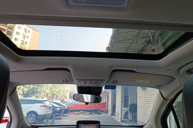 Used Buick Encore 2015 1.4T Automatic Two-Wheel Drive Urban Elite Version
