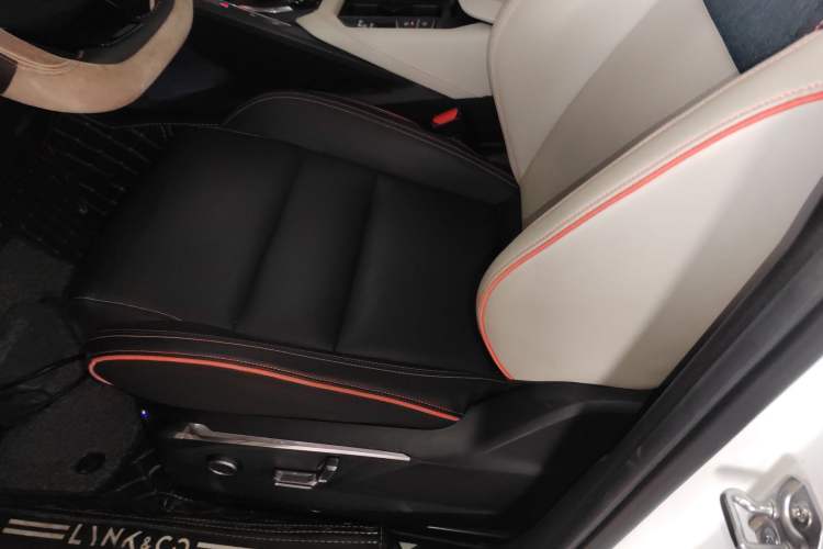 Used Lynk & Co 06 2020 1.5T YAO Halo
