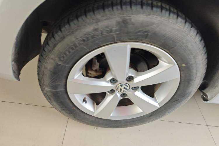 Used Volkswagen Lavida 2013 Revised Classic 1.6L Manual Fashion Edition