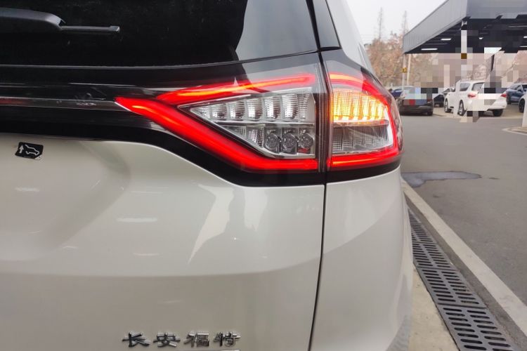 Used Ford Edge 2018 EcoBoost 245 Two-Wheel-Drive Titanium 7-Seater China V Standard
