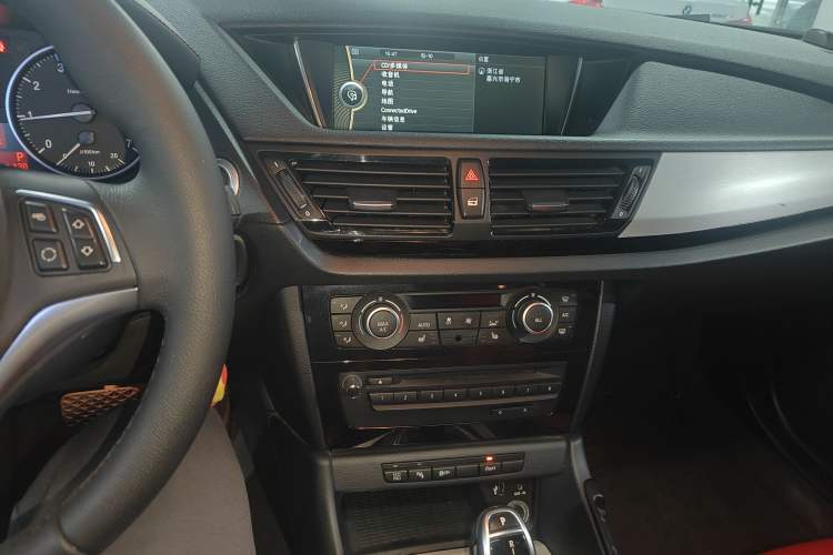 Used BMW X1 2014 sDrive18i Leading Model
