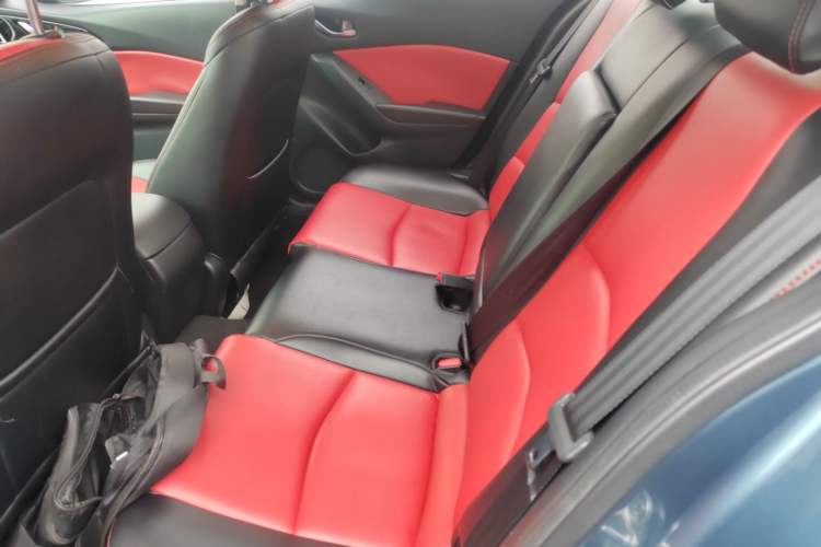 Used Mazda Mazda 3 Axela 2016 Sedan 1.5L Automatic Comfort Model
