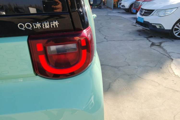 Used Chery QQ Ice Cream 2022 170km Sundae Phosphate Lithium-Ion
