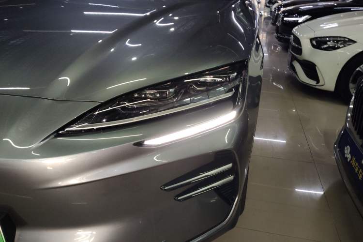 Used BYD Song PLUS New Energy 2025 EV 520km Premium Version
