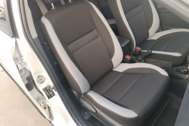 Used Toyota YARiS L 2020 X-Trail X 1.5L CVT Leading Edition
