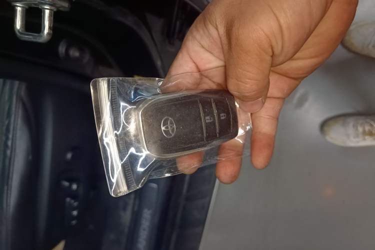 Used Toyota Highlander 2018 2.0T Four-Wheel Drive Luxury Version 7 Seats China VI Standard
