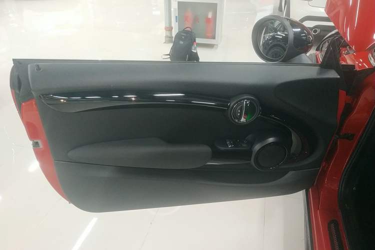 Used  MINI 2019 1.5T COOPER Racing Driver
