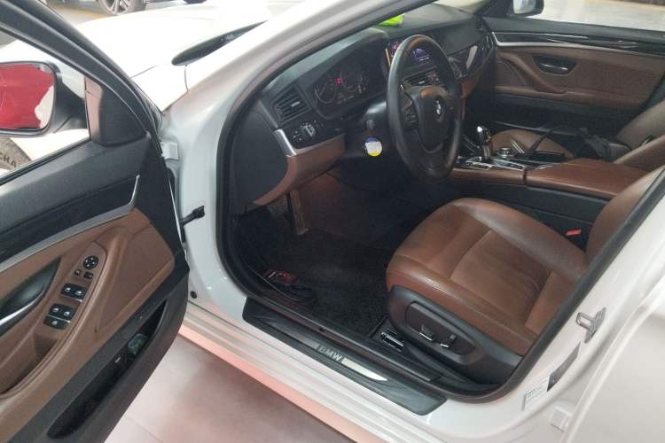 Used BMW 5 Series 2017 520Li Elegant Edition
