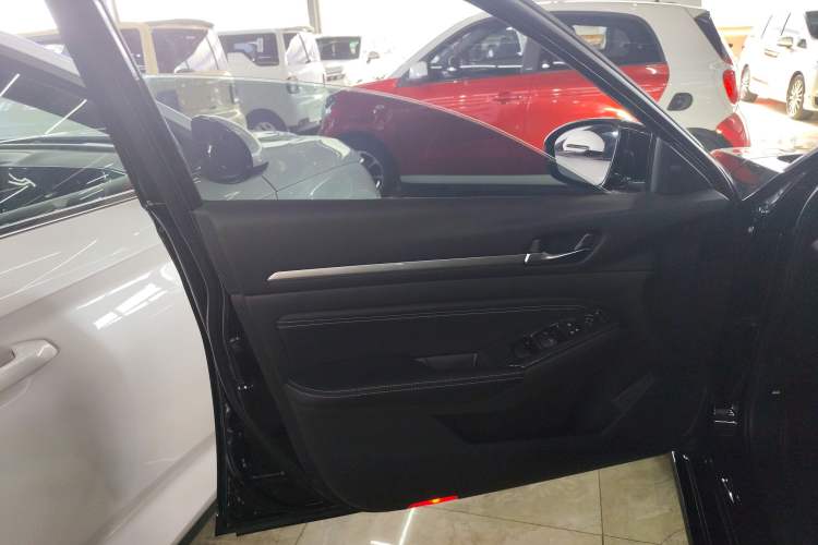 Used Nissan Teana 2020 2.0L XL Upper SmartDrive Version
