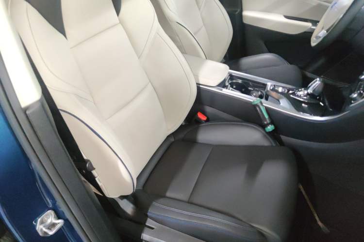 Used Lynk & Co 01 2019 2.0T Two-Wheel Drive Zhaopu Version China VI Standard
