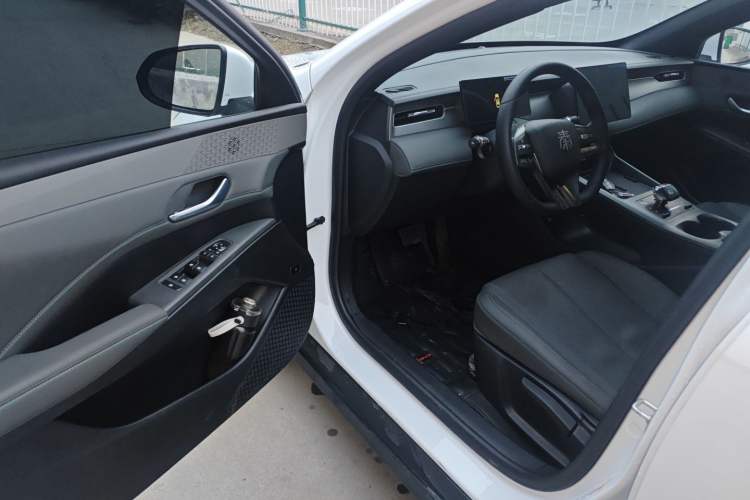 Used BYD Qin PLUS 2025 DM-i Smart Drive 55KM Leading Model
