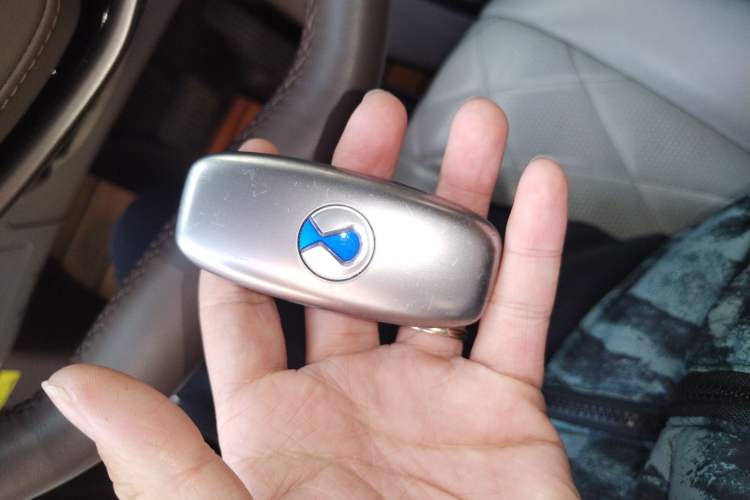 Used Denza D9 2022 DM-i 970 Four-Wheel Drive Prestige Model
