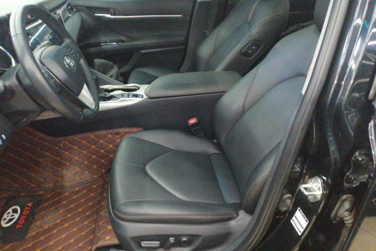 Used Toyota Camry 2019 Revised Version Dual-Engine 2.5 HG Luxury Edition
