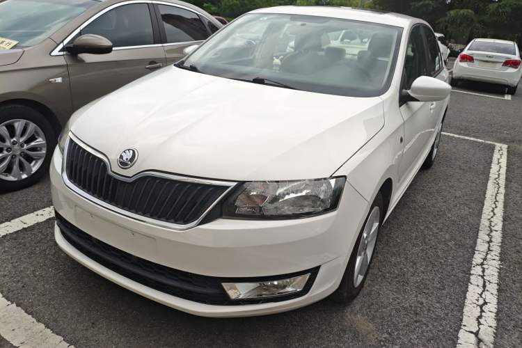 Used Skoda Rapid 2013 1.6L Automatic Smart Selection Model
